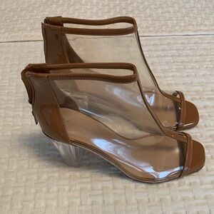 Women clear chunky bootie